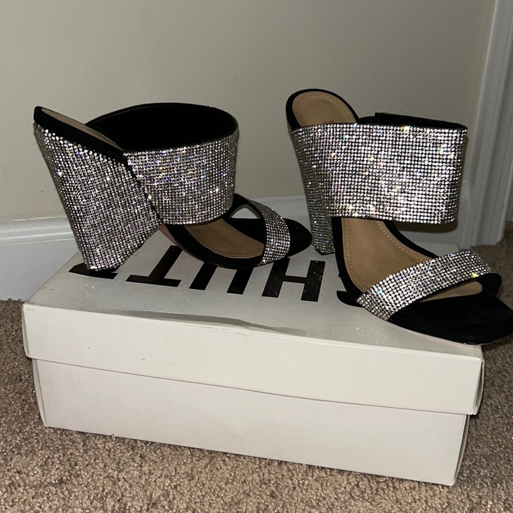 Schutz wedge heel